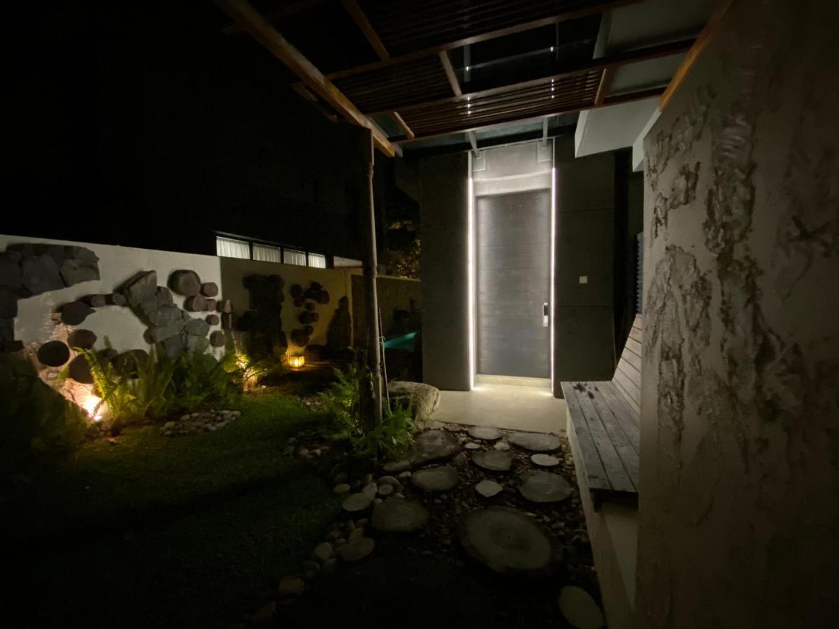 Ikiru 18 Private Saltwater Pool Villa, 3 Ensuite Br, Outdoor Bbq, 5 Mins To Beach Pantai Cenang  Exterior photo