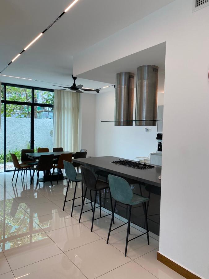 Ikiru 18 Private Saltwater Pool Villa, 3 Ensuite Br, Outdoor Bbq, 5 Mins To Beach Pantai Cenang  Exterior photo