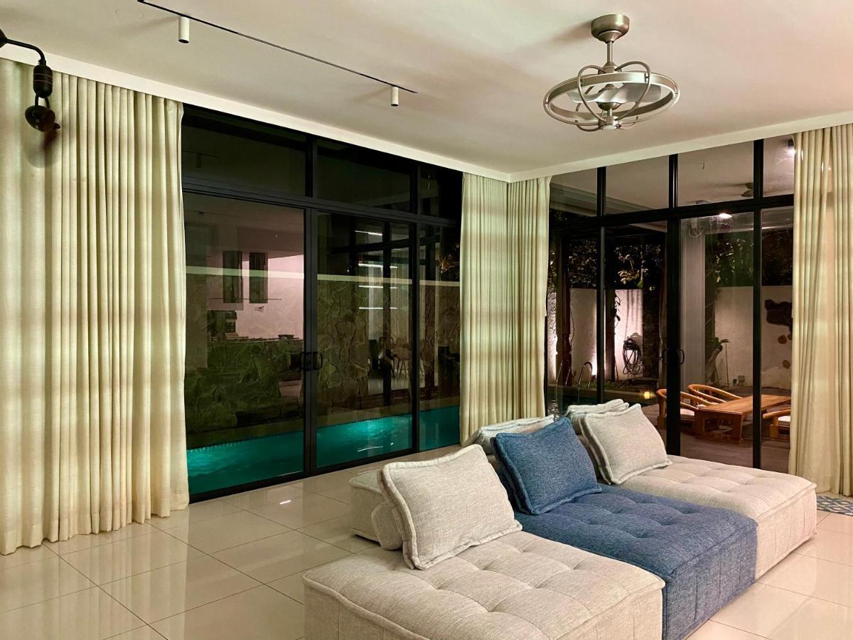 Ikiru 18 Private Saltwater Pool Villa, 3 Ensuite Br, Outdoor Bbq, 5 Mins To Beach Pantai Cenang  Exterior photo
